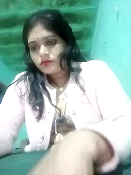 Snapshot of Chandni chatting on 02/17/25, 10:58 Chandni online show from 02/17/25, 10:58