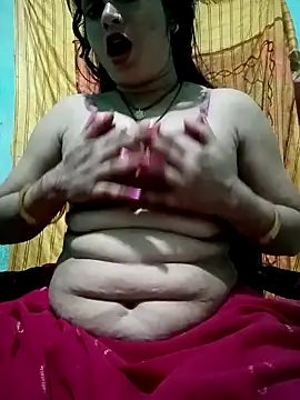 Snapshot of Chandni chatting on 02/18/25, 01:11 Chandni online show from 02/18/25, 01:11