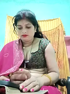 Snapshot of Chandni chatting on 02/18/25, 10:25 Chandni online show from 02/18/25, 10:25