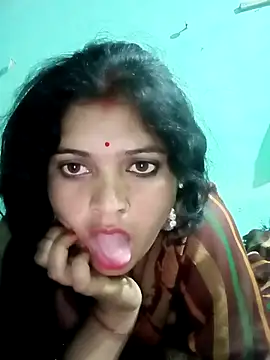 Snapshot of Chandni chatting on 02/25/25, 01:09 Chandni online show from 02/25/25, 01:09