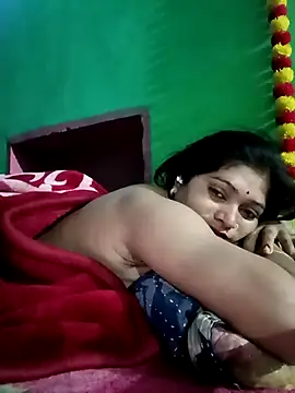 Snapshot of Chandni chatting on 02/28/25, 11:12 Chandni online show from 02/28/25, 11:12