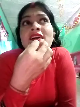 Snapshot of Chandni chatting on 03/03/25, 04:25 Chandni online show from 03/03/25, 04:25