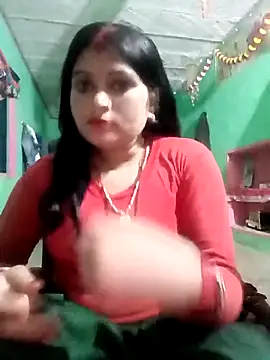 Snapshot of Chandni chatting on 03/03/25, 02:26 Chandni online show from 03/03/25, 02:26