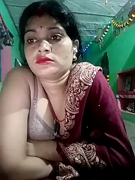 Snapshot of Chandni chatting on 03/03/25, 09:15 Chandni online show from 03/03/25, 09:15