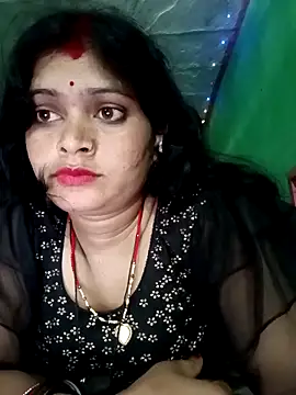 Snapshot of Chandni chatting on 03/04/25, 07:41 Chandni online show from 03/04/25, 07:41