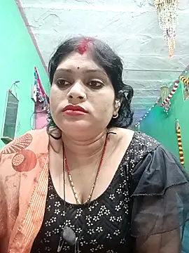 Snapshot of Chandni chatting on 03/04/25, 10:16 Chandni online show from 03/04/25, 10:16