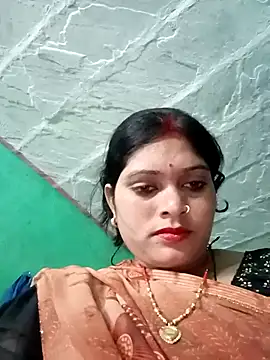 Snapshot of Chandni chatting on 03/05/25, 04:34 Chandni online show from 03/05/25, 04:34