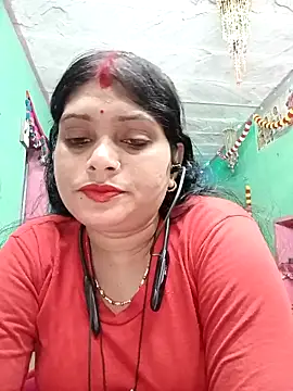 Snapshot of Chandni chatting on 03/05/25, 03:40 Chandni online show from 03/05/25, 03:40