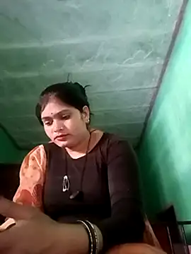 Snapshot of Chandni chatting on 03/07/25, 03:29 Chandni online show from 03/07/25, 03:29