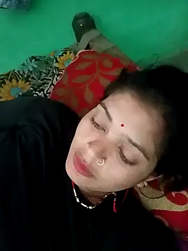 Snapshot of Chandni chatting on 03/07/25, 08:56 Chandni online show from 03/07/25, 08:56