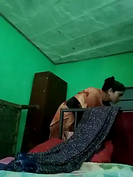 Snapshot of Chandni chatting on 03/08/25, 06:21 Chandni online show from 03/08/25, 06:21