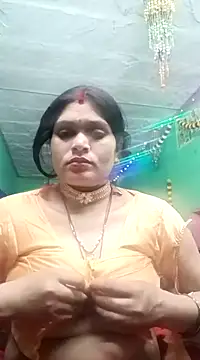 Snapshot of Chandni chatting on 03/08/25, 04:17 Chandni online show from 03/08/25, 04:17