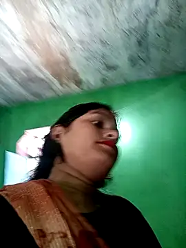 Snapshot of Chandni chatting on 03/09/25, 07:56 Chandni online show from 03/09/25, 07:56