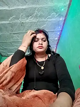 Snapshot of Chandni chatting on 03/09/25, 11:25 Chandni online show from 03/09/25, 11:25