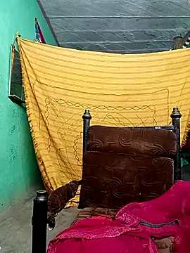 Snapshot of Chandni chatting on 03/13/25, 12:05 Chandni online show from 03/13/25, 12:05