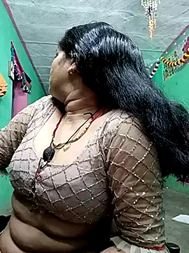 Snapshot of Chandni chatting on 03/15/25, 11:06 Chandni online show from 03/15/25, 11:06