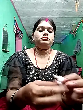 Snapshot of Chandni chatting on 03/18/25, 07:20 Chandni online show from 03/18/25, 07:20