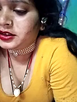 Snapshot of Chandni chatting on 03/22/25, 11:09 Chandni online show from 03/22/25, 11:09