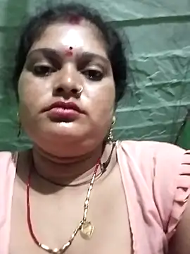 Snapshot of Chandni chatting on 09/23/25, 12:02 Chandni online show from 09/23/25, 12:02