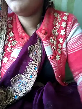 Snapshot of Chandni chatting on 11/15/25, 05:38 Chandni online show from 11/15/25, 05:38