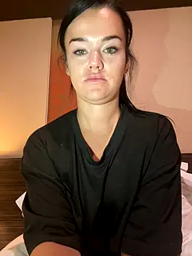 English-Chloe96 online show from 11/08/25, 08:03