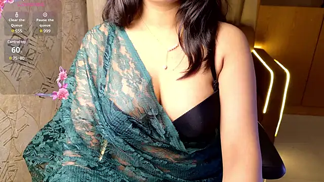 Snapshot of Punjabi_Queen1 chatting on 01/17/25, 03:43 Punjabi Queen1 online show from 01/17/25, 03:43