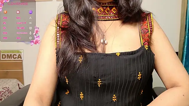 Snapshot of Punjabi_Queen1 chatting on 11/10/25, 04:17 Punjabi Queen1 online show from 11/10/25, 04:17