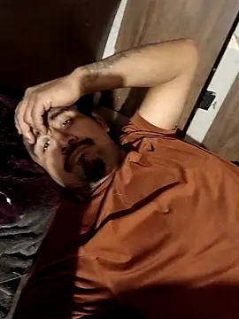 Snapshot of beliqi chatting on 12/18/25, 12:44 beliqi online show from 12/18/25, 12:44