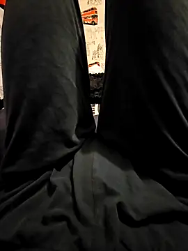 Snapshot of Azerty0911 chatting on 11/24/25, 05:23 Azerty0911 online show from 11/24/25, 05:23