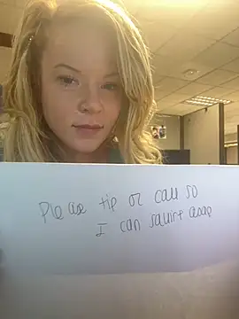 EllaSnow online show from 03/06/25, 10:47