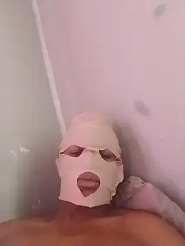 Snapshot of deepinthatthroat chatting on 12/20/25, 09:27 deepinthatthroat online show from 12/20/25, 09:27