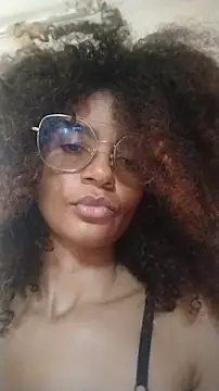 Snapshot of Emanuelle_manu chatting on 02/17/26, 11:18 Emanuelle manu online show from 02/17/26, 11:18