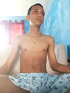 Snapshot of Key_198 chatting on 02/14/25, 01:29 Key 198 online show from 02/14/25, 01:29