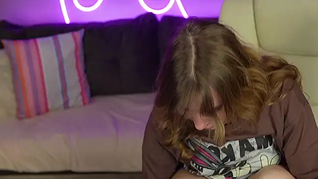 JennyyLuv online show from 11/17/25, 03:45