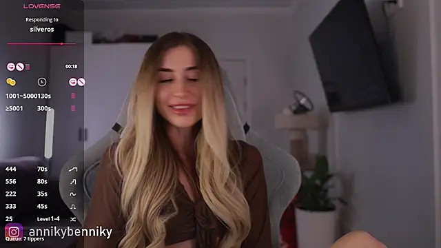 Snapshot of Coconutkittyy chatting on 12/24/24, 05:13 Coconutkittyy online show from 12/24/24, 05:13