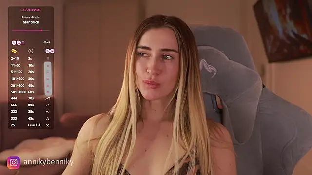 Snapshot of Coconutkittyy chatting on 03/09/25, 09:03 Coconutkittyy online show from 03/09/25, 09:03