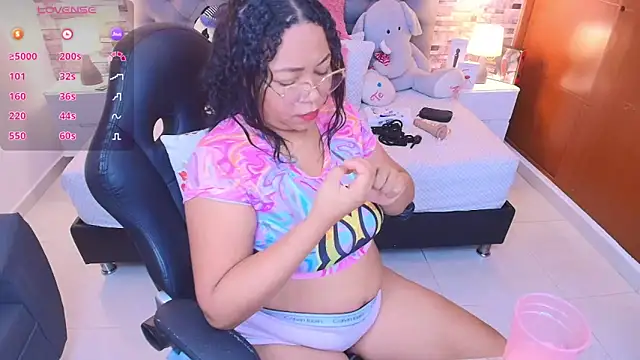 Snapshot of italy___boobs chatting on 11/10/25, 12:53 italy boobs online show from 11/10/25, 12:53