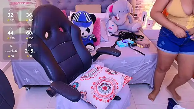 Snapshot of italy___boobs chatting on 11/29/25, 05:05 italy boobs online show from 11/29/25, 05:05