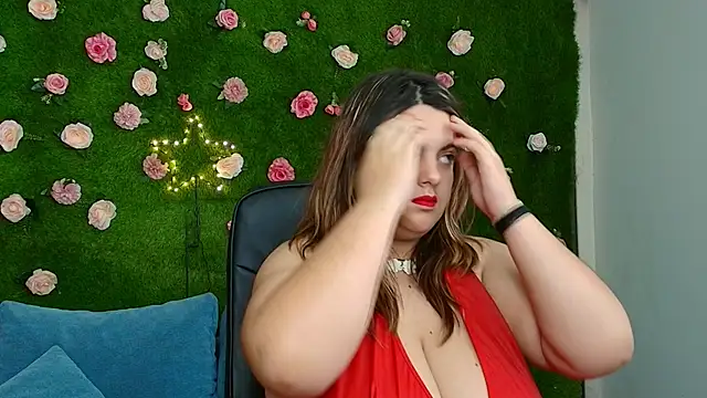 Huge Titties  online show from 11/14/25, 08:07