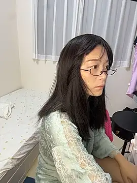 Snapshot of wt0314 chatting on 11/12/25, 03:01 wt0314 online show from 11/12/25, 03:01