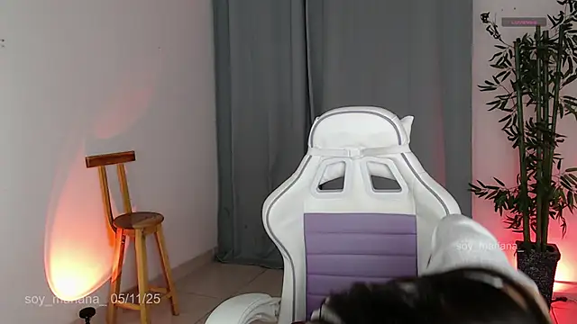 Snapshot of soy_mariana_ chatting on 11/08/25, 01:50 soy mariana online show from 11/08/25, 01:50