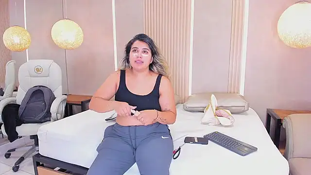 Snapshot of julietha_taylor chatting on 07/06/26, 03:03 julietha taylor online show from 07/06/26, 03:03