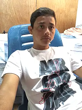 isacalejandroo online show from 02/02/25, 07:57