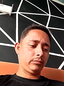 isacalejandroo online show from 02/17/25, 08:36