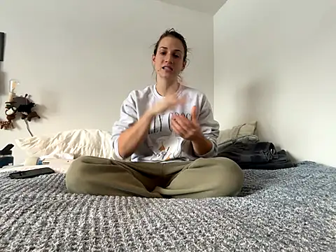 MissSwitch online show from 12/05/24, 06:44