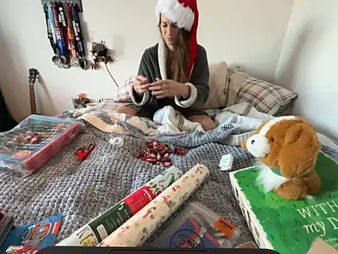 MissSwitch online show from 12/23/24, 01:45