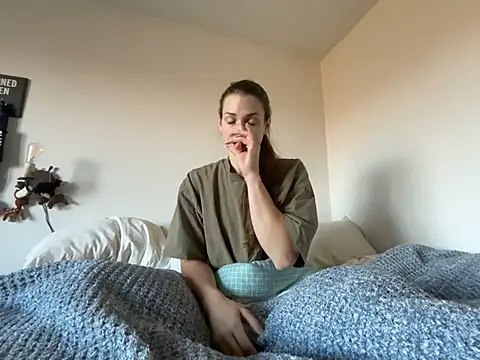 MissSwitch online show from 12/31/24, 02:03