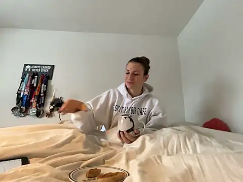 MissSwitch online show from 01/24/25, 01:14