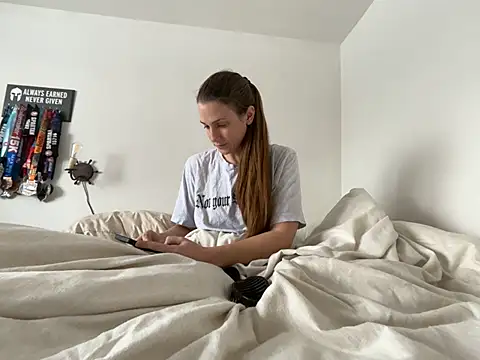 MissSwitch online show from 02/04/25, 07:55