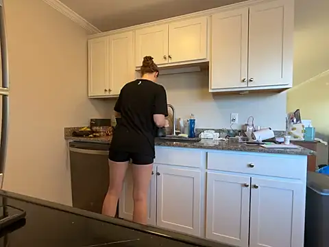 MissSwitch online show from 03/18/25, 12:47